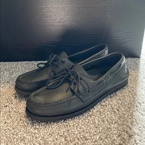 Men’s size 9 Sperry top-sider.